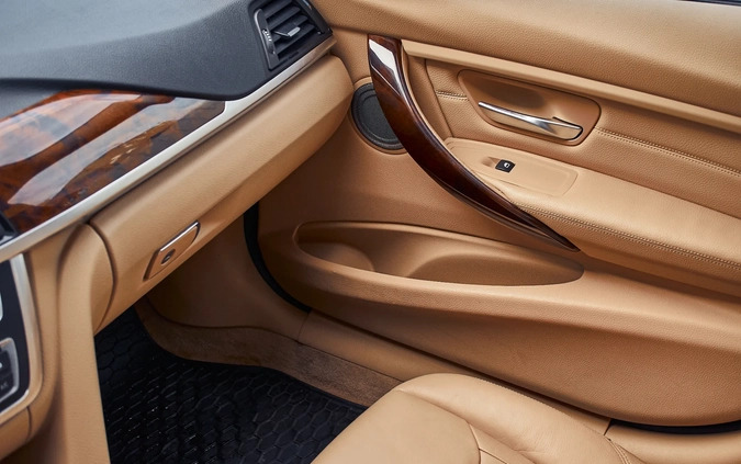 BMW Seria 3 cena 69600 przebieg: 179250, rok produkcji 2013 z Poznań małe 326